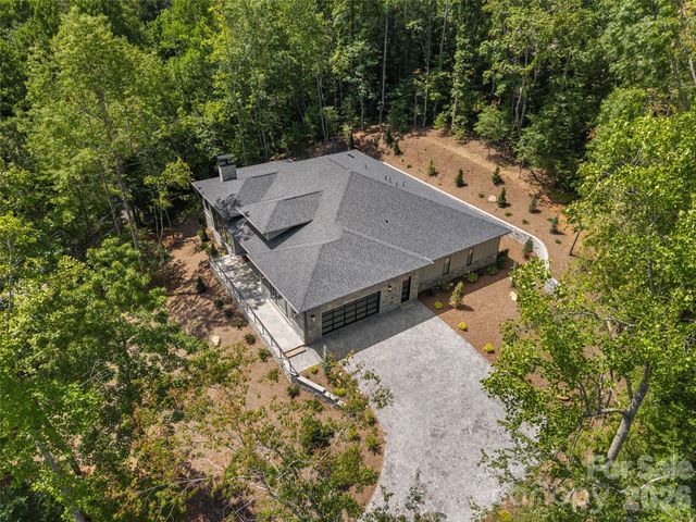 645 Walnut Valley Parkway, Arden, NC 28704