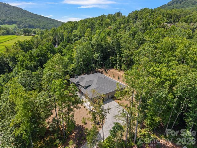 645 Walnut Valley Parkway, Arden, NC 28704