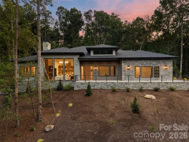645 Walnut Valley Parkway, Arden, NC 28704