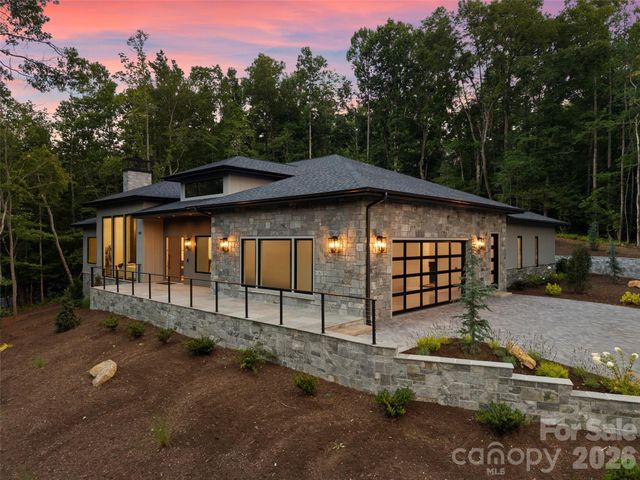 645 Walnut Valley Parkway, Arden, NC 28704