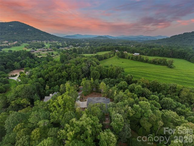 645 Walnut Valley Parkway, Arden, NC 28704