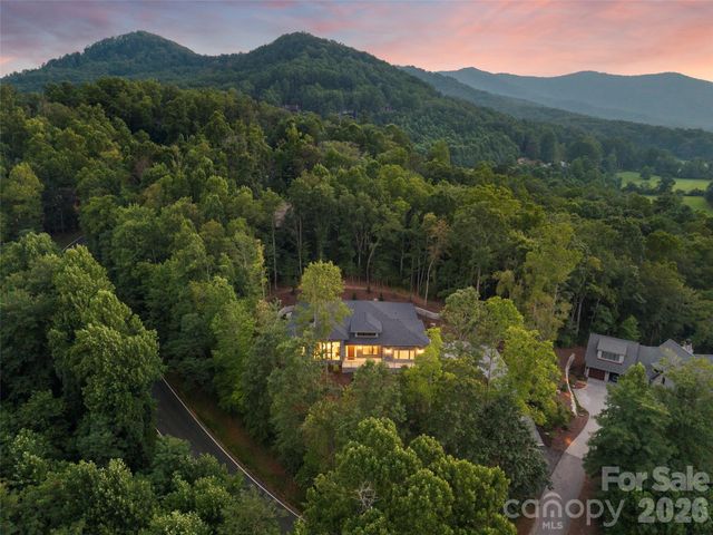 645 Walnut Valley Parkway, Arden, NC 28704