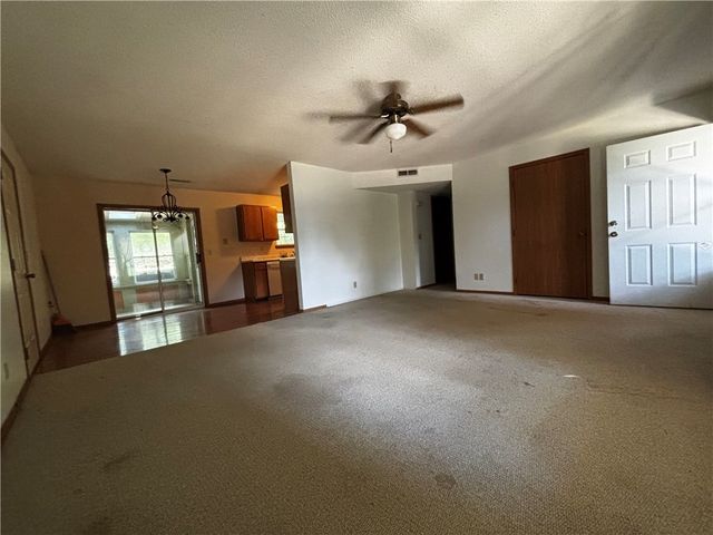 118 Jay Lane, Eureka Springs, AR 72632