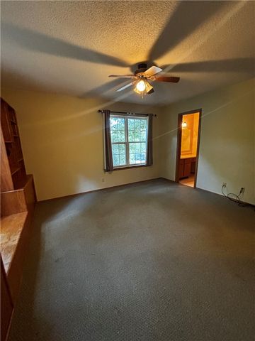118 Jay Lane, Eureka Springs, AR 72632