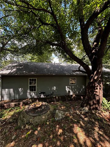 118 Jay Lane, Eureka Springs, AR 72632