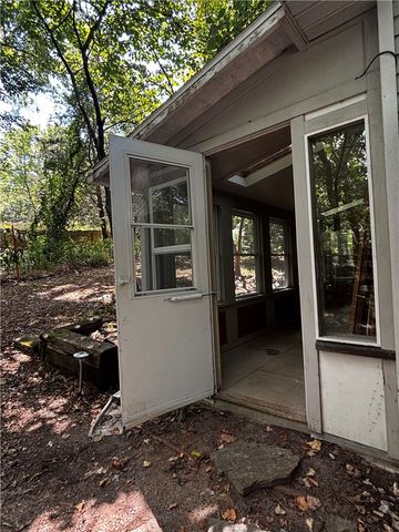 118 Jay Lane, Eureka Springs, AR 72632