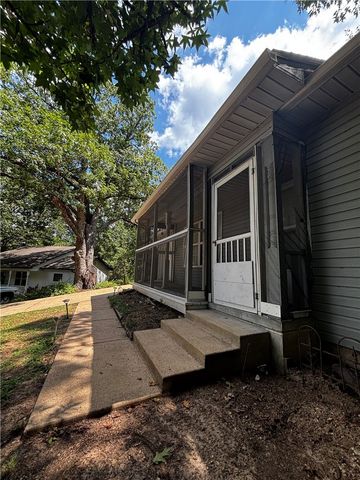 118 Jay Lane, Eureka Springs, AR 72632