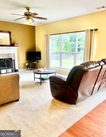 1116 Silverbrooke Drive, Powder Springs, GA 30127