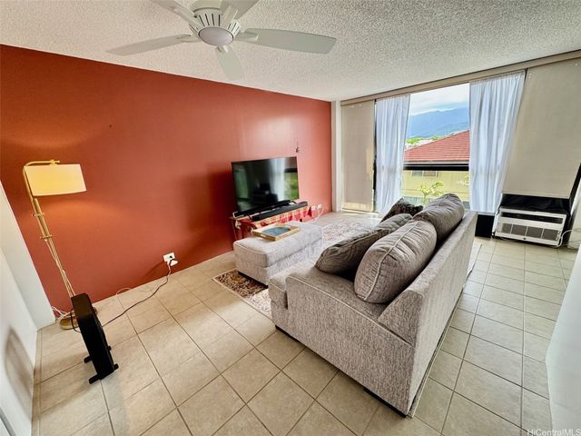 322 Aoloa Street 404, Kailua, HI 96734