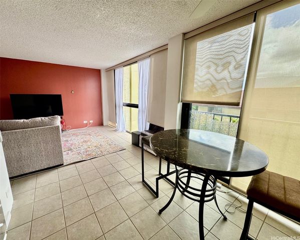 322 Aoloa Street 404, Kailua, HI 96734