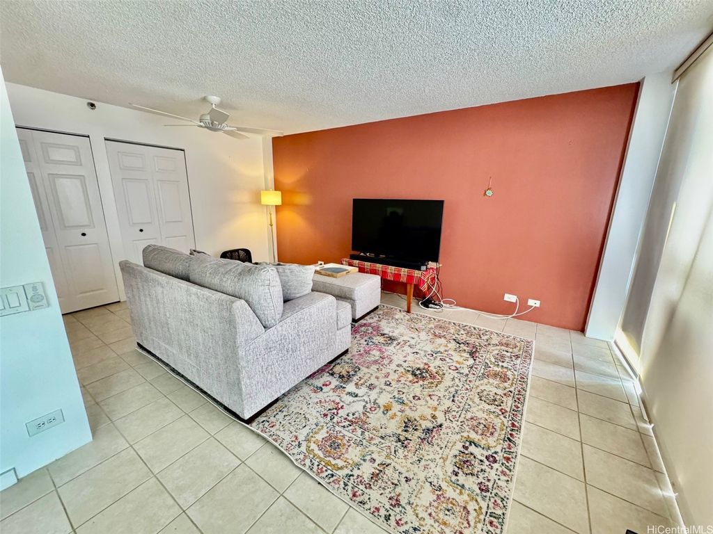 322 Aoloa Street 404, Kailua, HI 96734