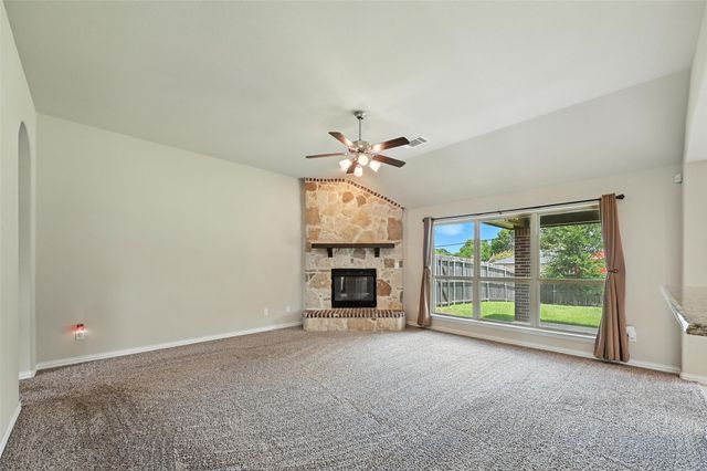 225 Brighton Drive, Desoto, TX 75115
