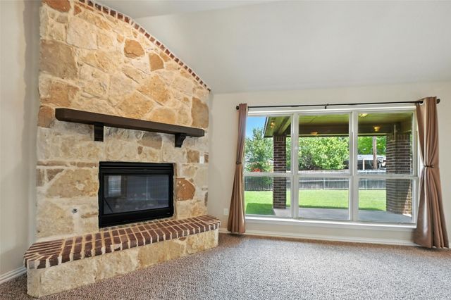 225 Brighton Drive, Desoto, TX 75115