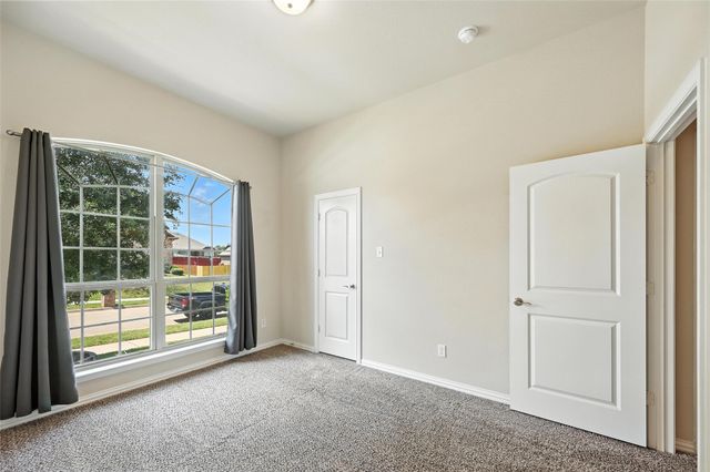 225 Brighton Drive, Desoto, TX 75115