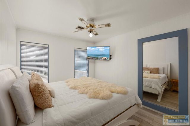 129 E Mars, South Padre Island, TX 78597