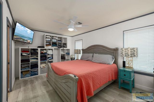 129 E Mars, South Padre Island, TX 78597