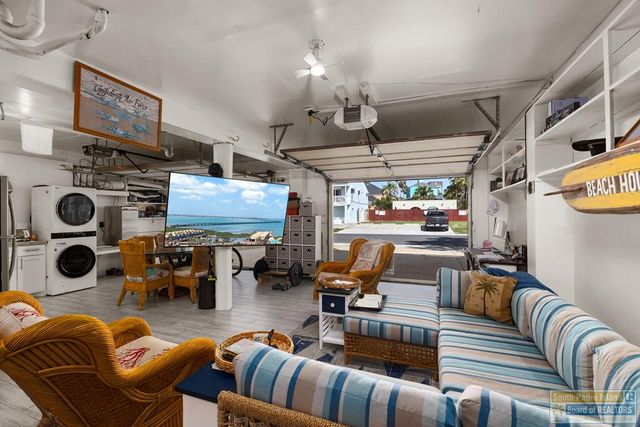 129 E Mars, South Padre Island, TX 78597