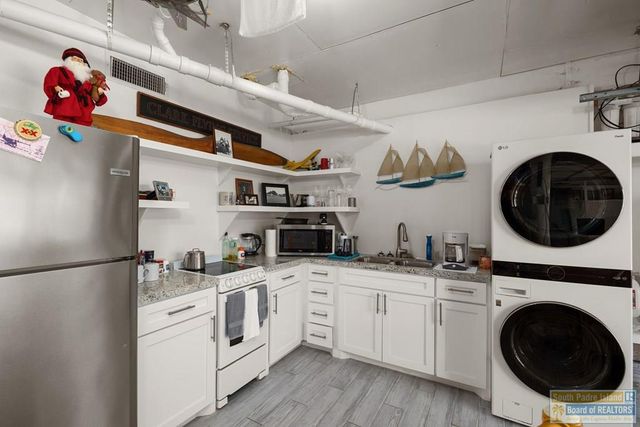 129 E Mars, South Padre Island, TX 78597