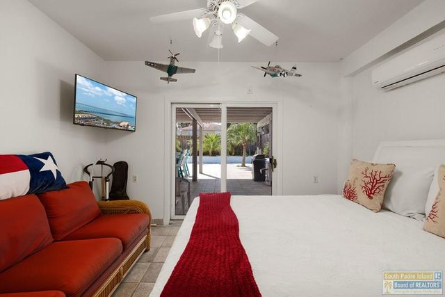 129 E Mars, South Padre Island, TX 78597