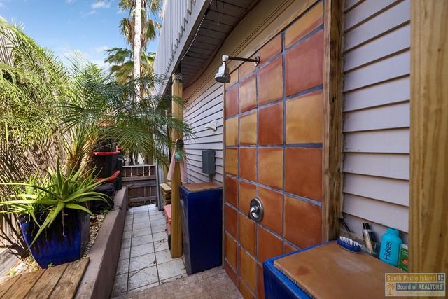 129 E Mars, South Padre Island, TX 78597