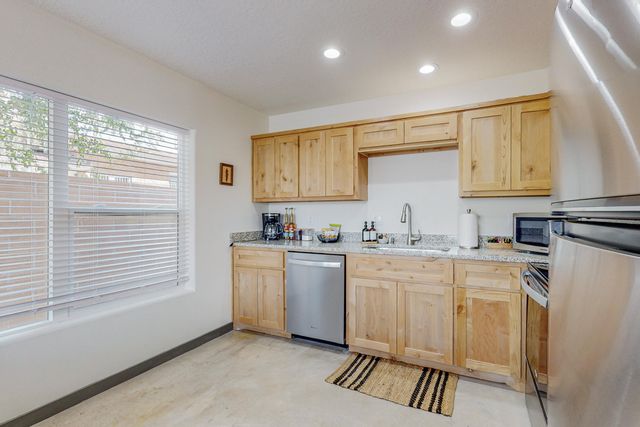 615 Iron Avenue SW, Albuquerque, NM 87102