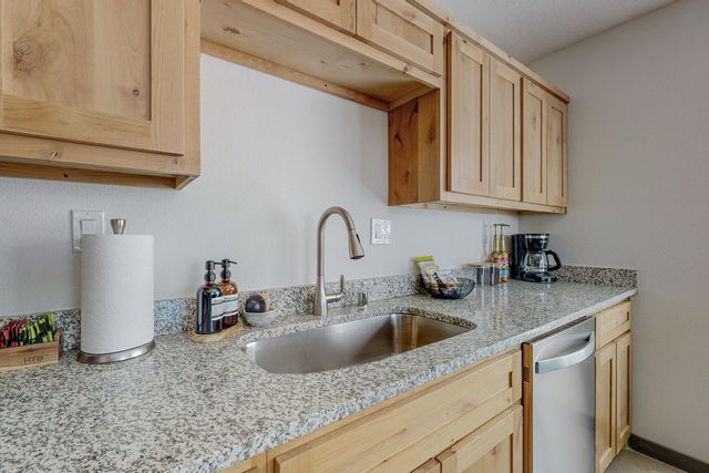 615 Iron Avenue SW, Albuquerque, NM 87102