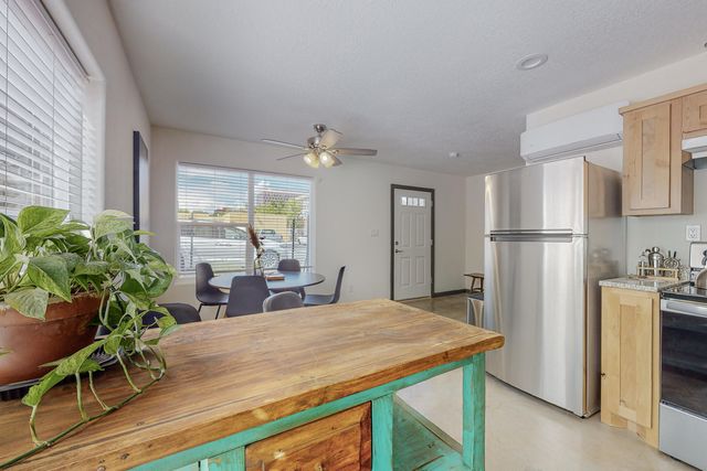 615 Iron Avenue SW, Albuquerque, NM 87102