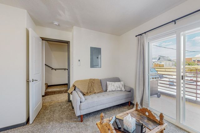 615 Iron Avenue SW, Albuquerque, NM 87102