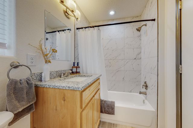 615 Iron Avenue SW, Albuquerque, NM 87102