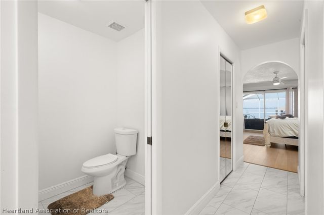 104 Lakefront Court NE, Lake Placid, FL 33852