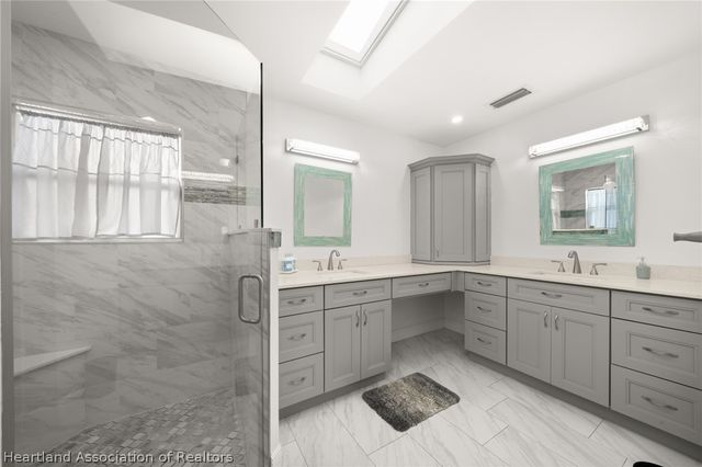 104 Lakefront Court NE, Lake Placid, FL 33852