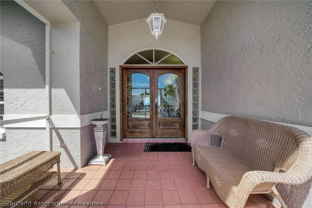 104 Lakefront Court NE, Lake Placid, FL 33852