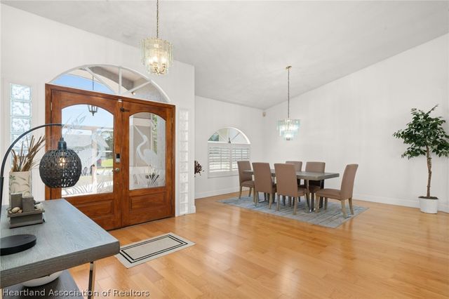 104 Lakefront Court NE, Lake Placid, FL 33852