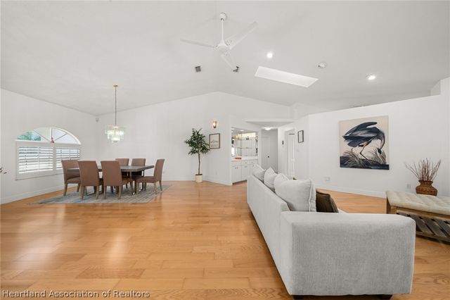 104 Lakefront Court NE, Lake Placid, FL 33852