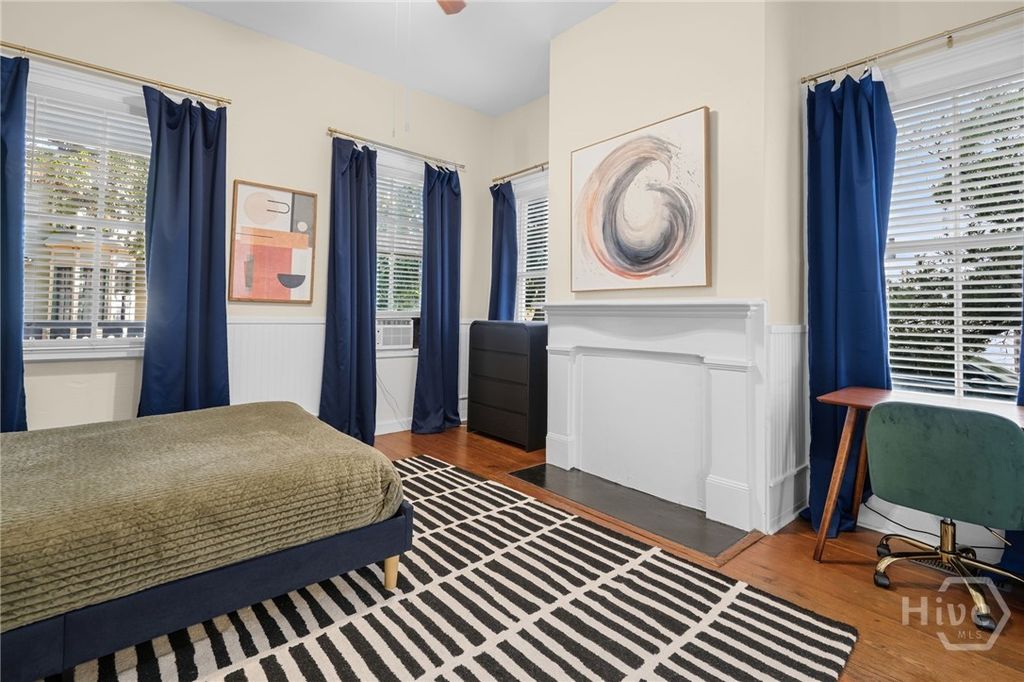 Image 16 of property listing at 303 W Park Avenue A, Savannah, GA 31401