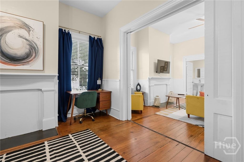 Image 18 of property listing at 303 W Park Avenue A, Savannah, GA 31401