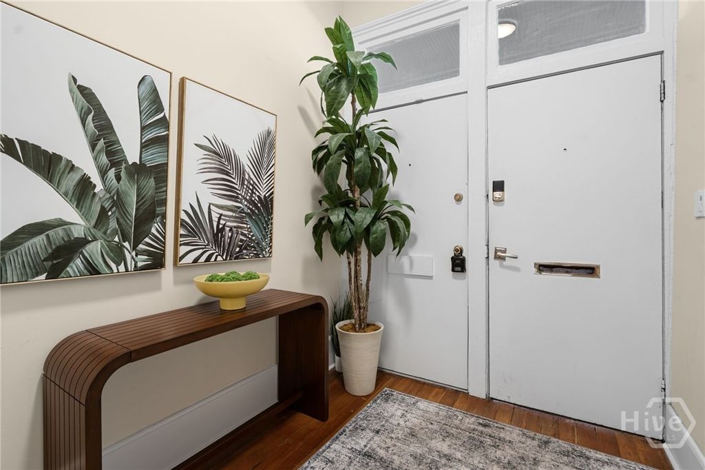 Image 7 of property listing at 303 W Park Avenue A, Savannah, GA 31401