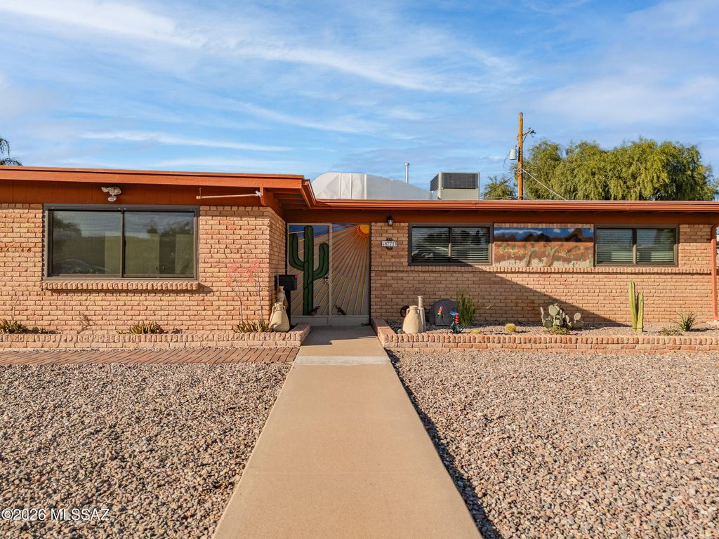 8771 E Baker Street, Tucson, AZ 85710