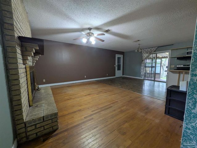 245 Airport Blvd, Pensacola, FL 32503