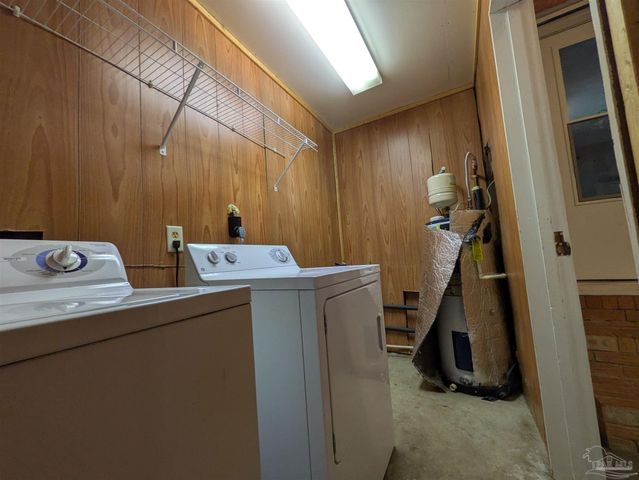245 Airport Blvd, Pensacola, FL 32503