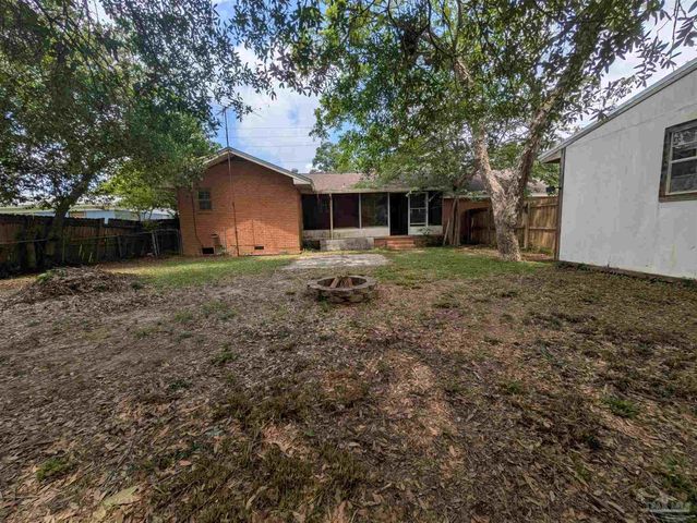 245 Airport Blvd, Pensacola, FL 32503