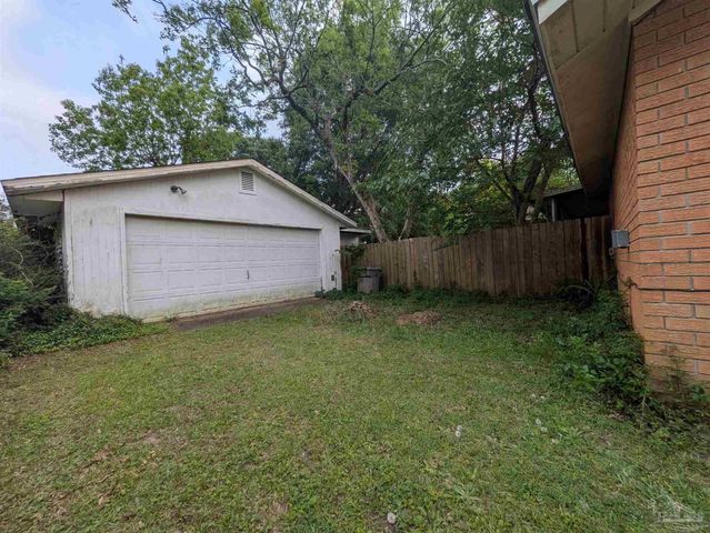 245 Airport Blvd, Pensacola, FL 32503