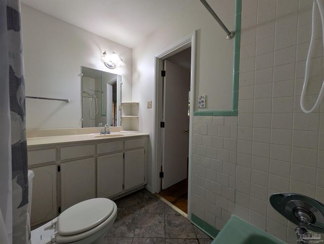 245 Airport Blvd, Pensacola, FL 32503