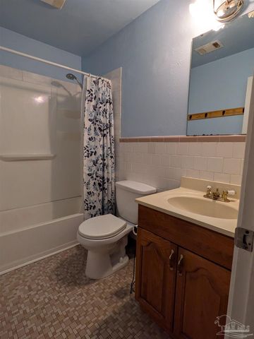 245 Airport Blvd, Pensacola, FL 32503