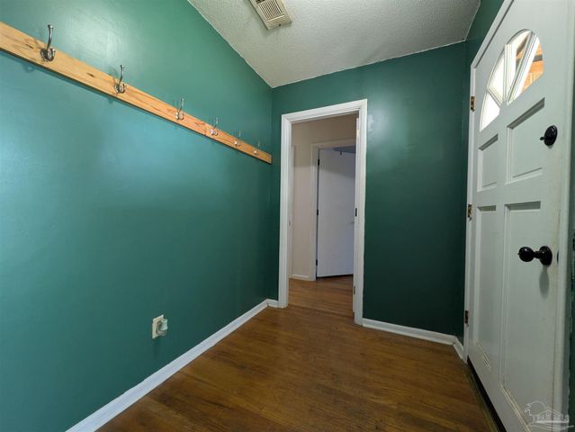 245 Airport Blvd, Pensacola, FL 32503