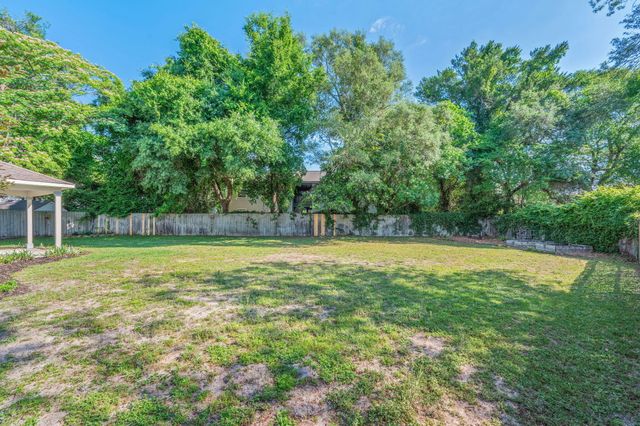1940 Kadima Circle, Fort Walton Beach, FL 32547
