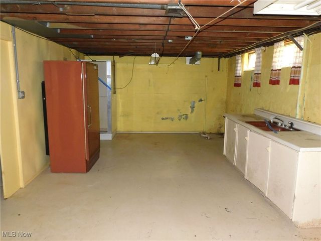 2684 Burlingham Drive, Ashtabula, OH 44004