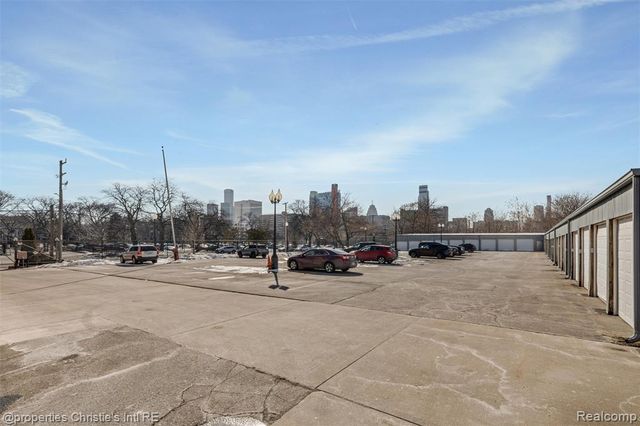 1395 Antietam Avenue 39, Detroit, MI 48207