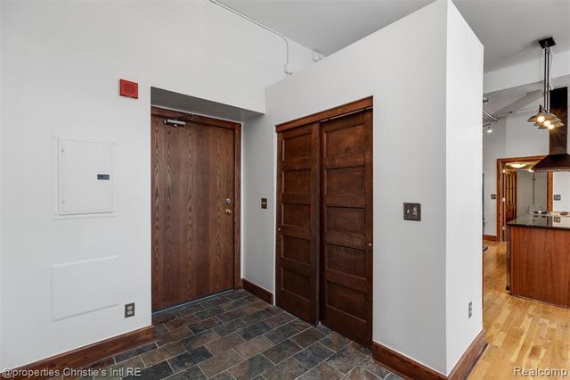 1395 Antietam Avenue 39, Detroit, MI 48207