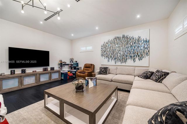 7220 SW 125th St, Pinecrest, FL 33156